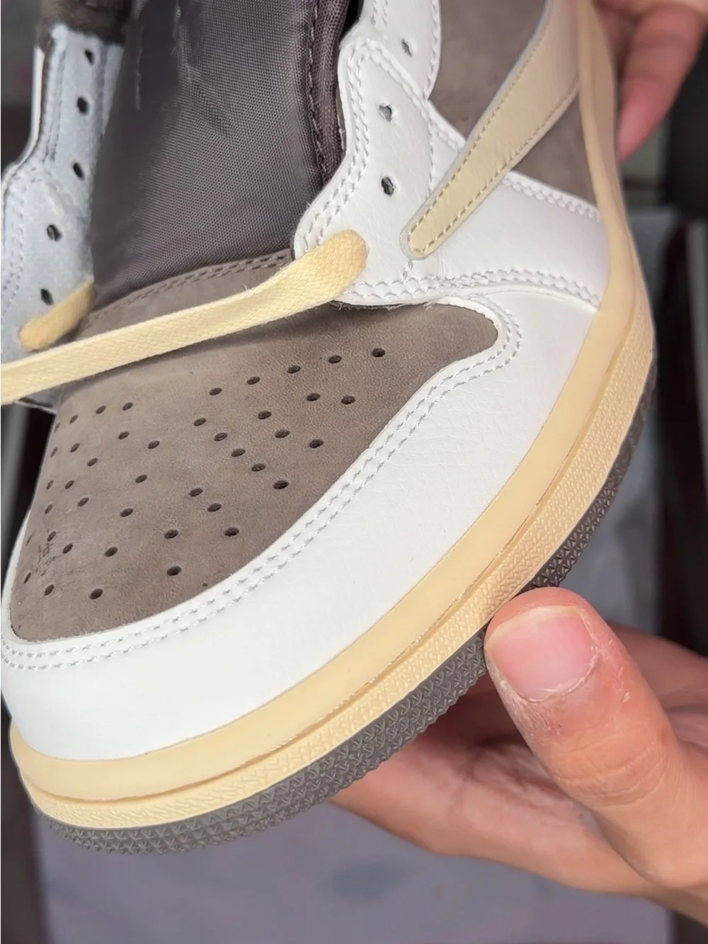 Nike Low-Top Sneakers in White, Taupe, Cream